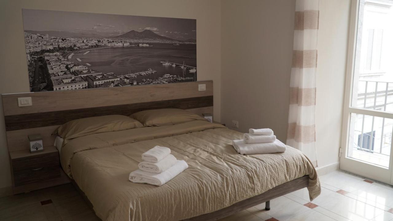Donna Vicenza Bed & Breakfast Nápoles Exterior foto
