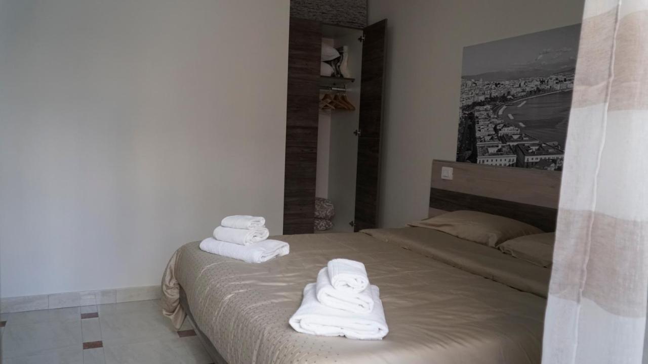 Donna Vicenza Bed & Breakfast Nápoles Exterior foto